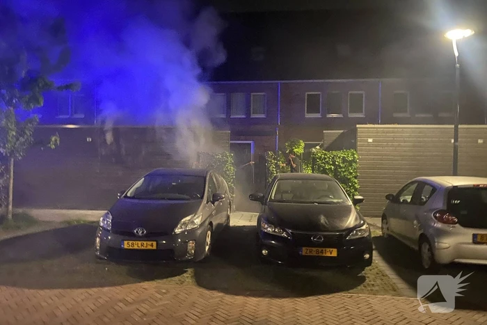 Brand in schuur naast rijtjeswoning