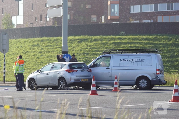 Gewonde en veel schade bij aanrijding