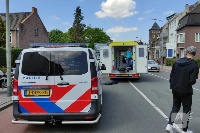 Fietser zwaargewond bij aanrijding met vrachtwagen
