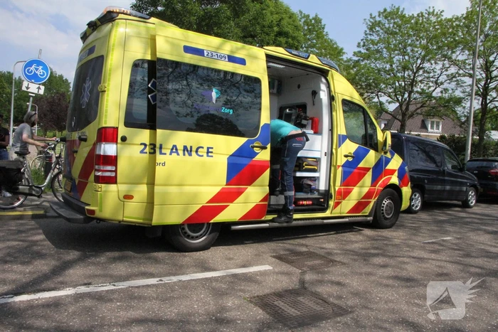 Fietser gewond bij botsing met auto