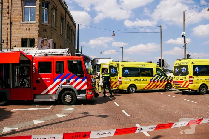 Fietser ernstig gewond bij aanrijding met vrachtwagen
