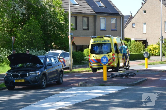 Fietser gewond bij ongeluk met personenauto