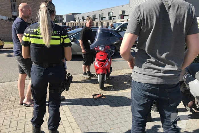 Scooterrijder aangereden door auto