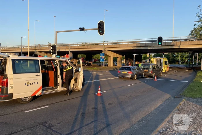 Twee gewonden bij ongeval voor verkeerslicht