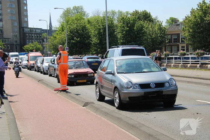 Flinke verkeersopstopping na kop-staartbotsing