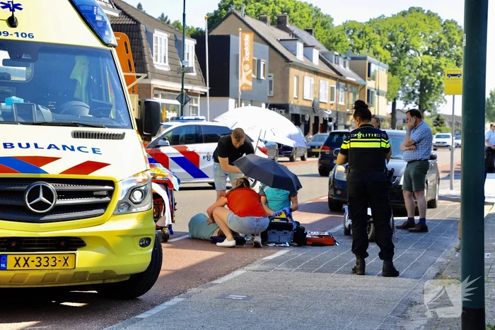 Scootmobielrijdster aangereden door bestelbus