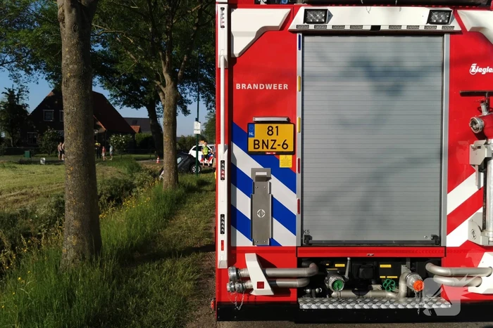 Auto belandt in sloot na ongeval