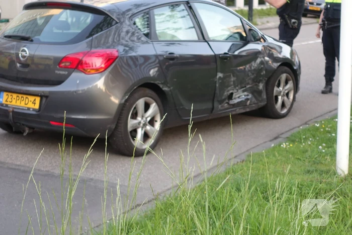 Twee auto's in botsing
