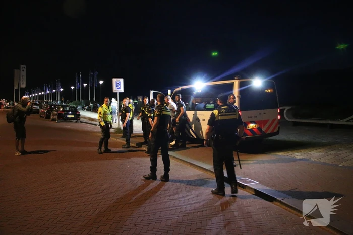 Grote politie inzet op het strand
