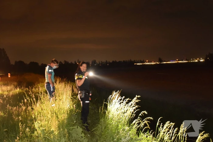 Motorrijder raakt te water bij ongeval