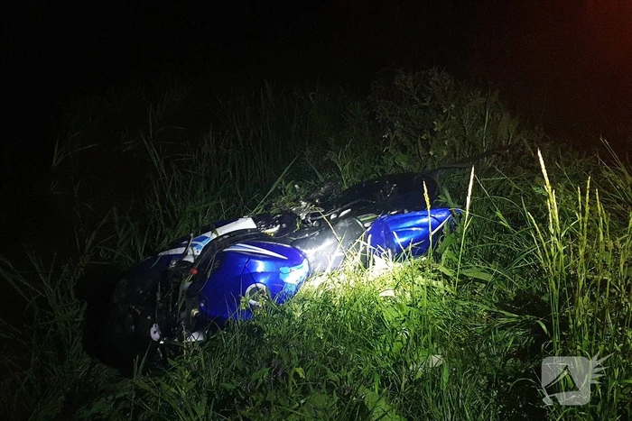 Motorrijder raakt te water bij ongeval
