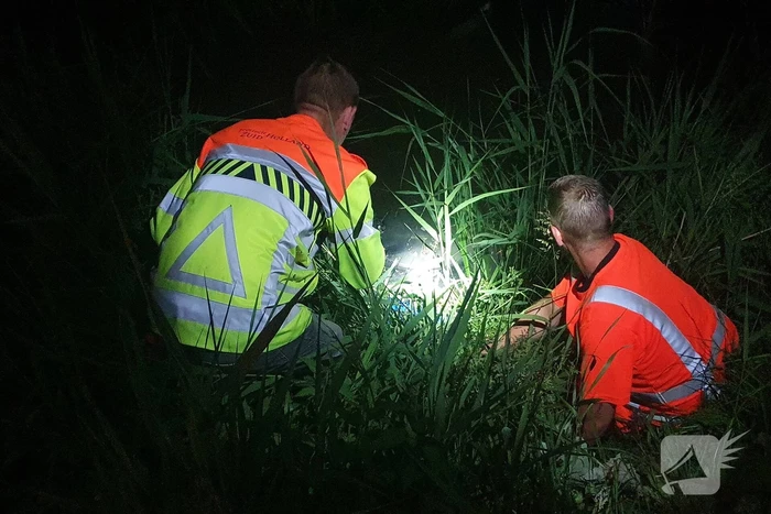 Motorrijder raakt te water bij ongeval