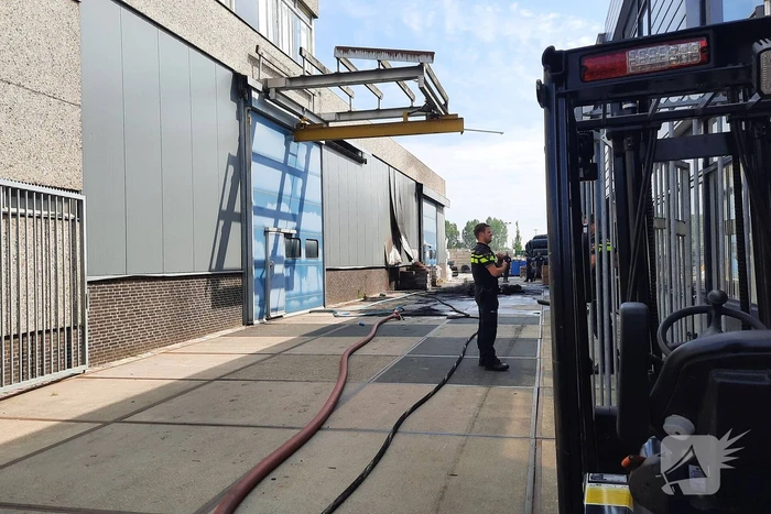Grote rookwolken bij brand op bedrijventerrein