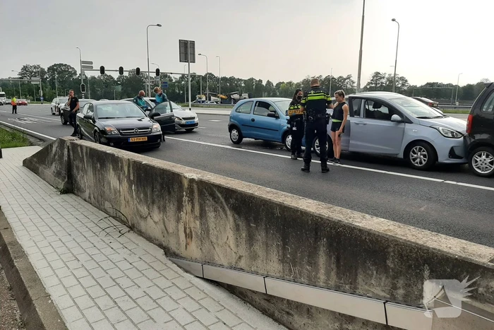 Kettingbotsing tussen vier personenauto's
