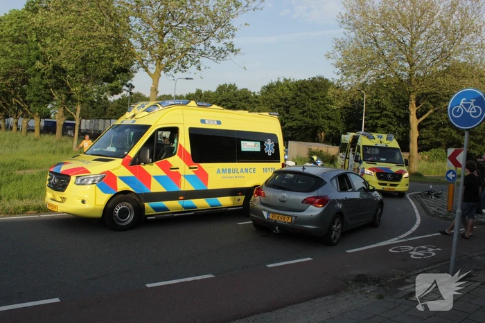 Wielrenners gewond bij botsing met scooter