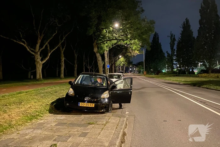 Personen onder invloed vernielen auto