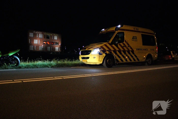Personenauto belandt in water