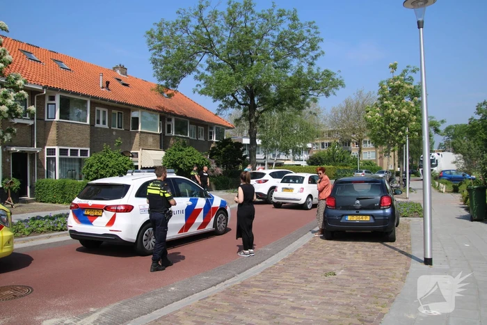 Auto botst op inparkerende auto