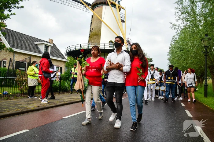 Stille tocht voor doodgestoken 17-jarige jongen