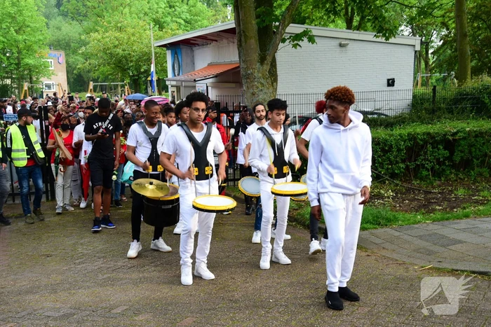 Stille tocht voor doodgestoken 17-jarige jongen