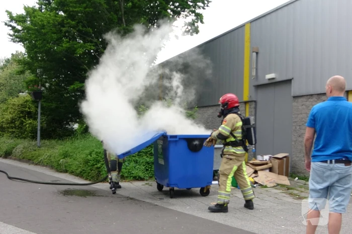 Brand in papiercontainer