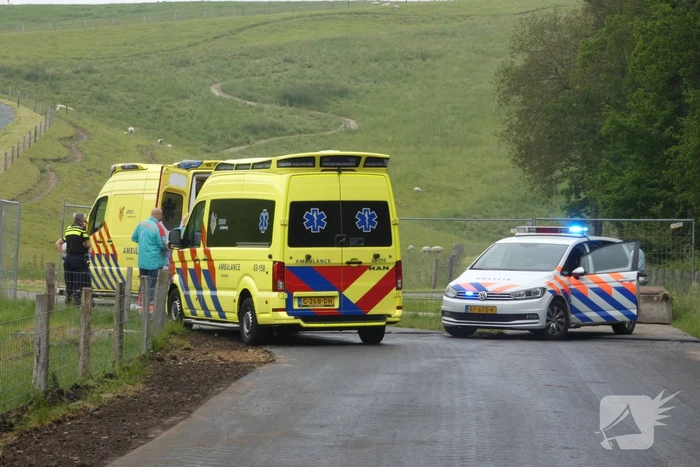 Wielrenner ernstig gewond na val