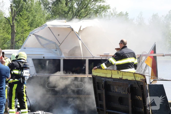 Hevige brand in motorboot