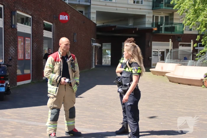 Brandgesticht op houten bank