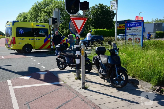 Scooterrijder gewond bij botsing met auto