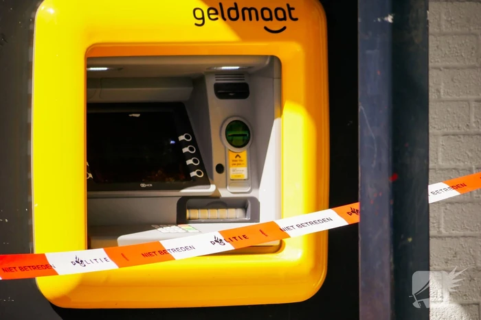 Plofkraak geldautomaat, EOD doet onderzoek naar achtergebleven explosieven