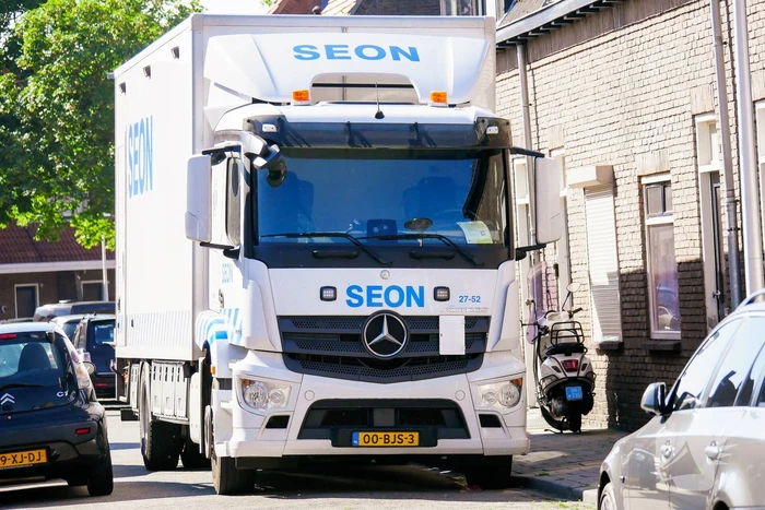 Productie synthetische drugs in schuur van woning, drie aanhoudingen