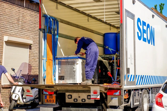Productie synthetische drugs in schuur van woning, drie aanhoudingen