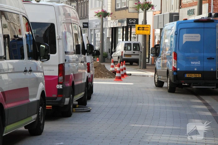 Winkelstraat afgesloten door waterlekkage