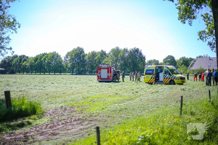 Auto belandt in weiland na ongeval