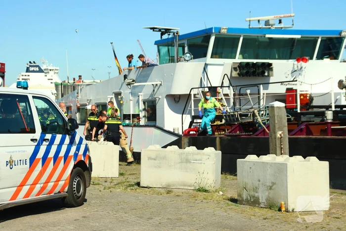 Zwemster overlijdt na botsing met vaartuig