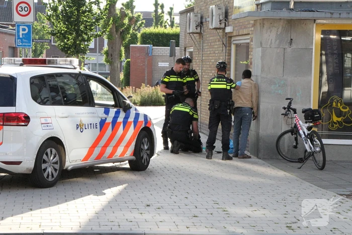 Dronken man aangesproken en gesommeerd te vertrekken