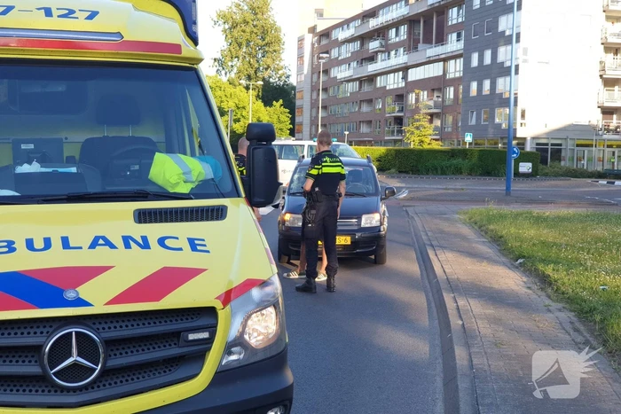 Persoon gewond na ongeval met personenauto