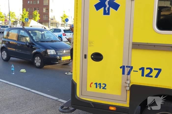Persoon gewond na ongeval met personenauto