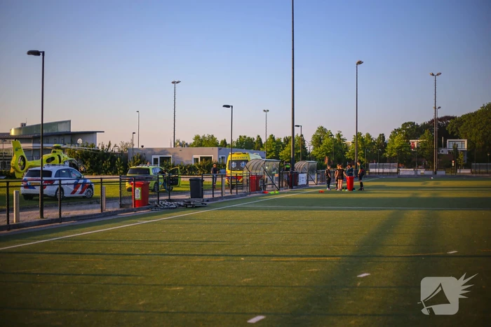 Hockeyspeler zwaargewond bij incident op veld