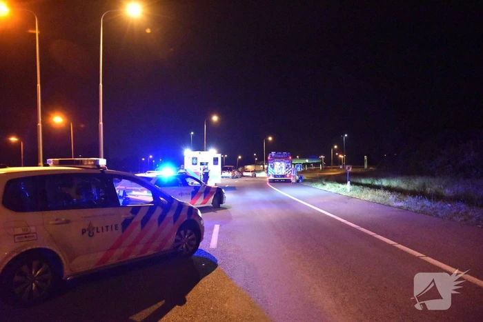 19-jarige bestuurder uit auto geslingerd en overleden