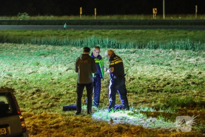 19-jarige bestuurder uit auto geslingerd en overleden