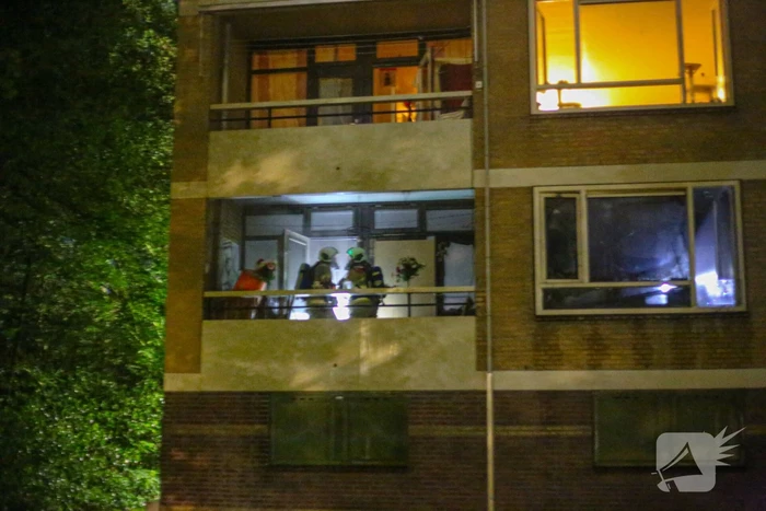 Flatwoning onbewoonbaar door grote uitslaande brand