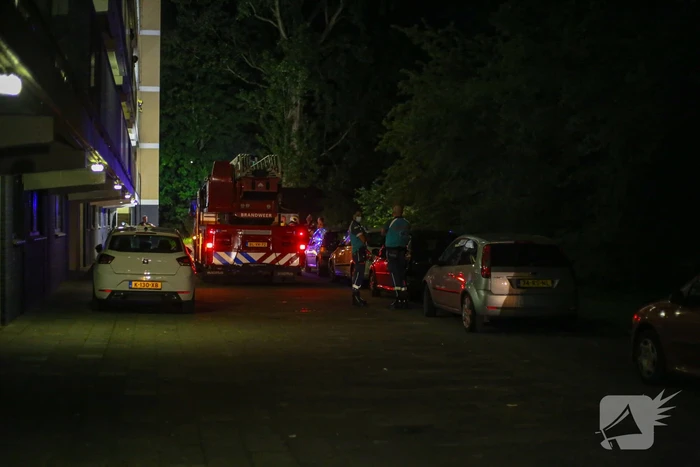 Flatwoning onbewoonbaar door grote uitslaande brand