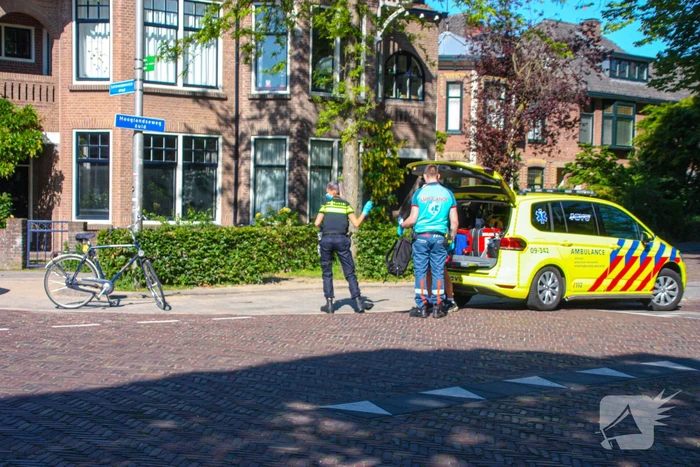 Man op fiets gewond bij verkeersongeval