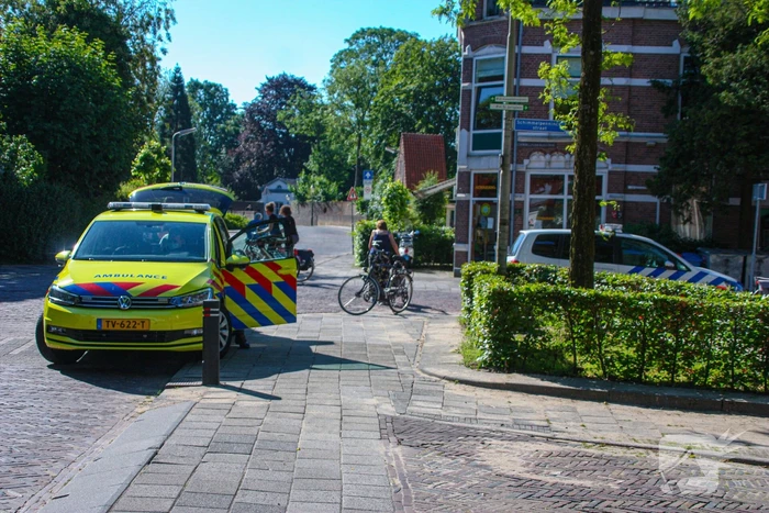 Man op fiets gewond bij verkeersongeval