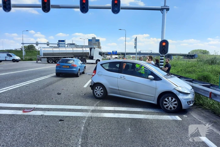 Flinke schade bij botsing op kruising