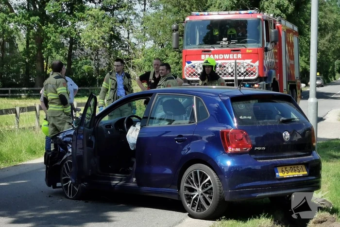 Gewonde bij botsing tussen twee auto's