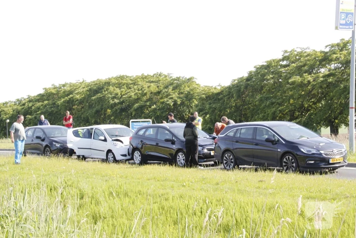 Persoon gewond na ongeval met personenauto