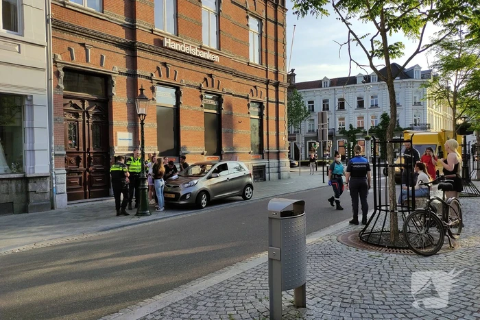 Persoon gewond bij aanrijding tussen twee auto's