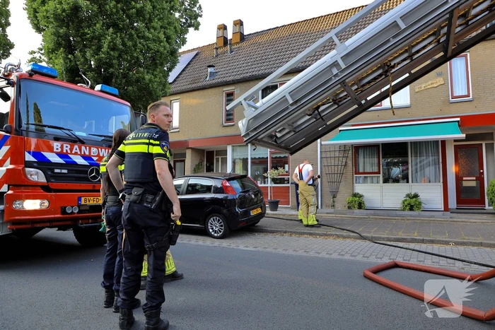 Brandweer redt hond bij brand in schuur